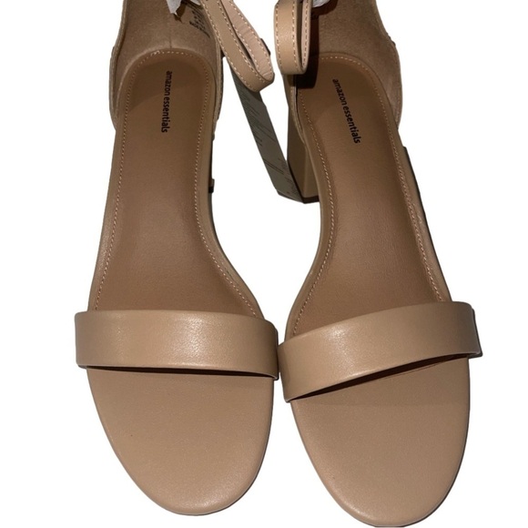 Amazon Essentials Women’s Heeled Sandals - Picture 2 of 5